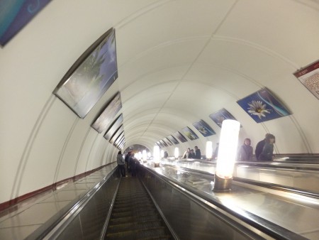 Moscou : Le Métro et ses escalators